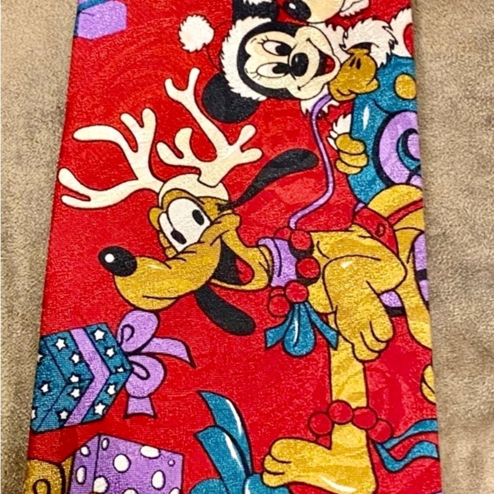Mickey Unlimited Christmas Men’s Necktie